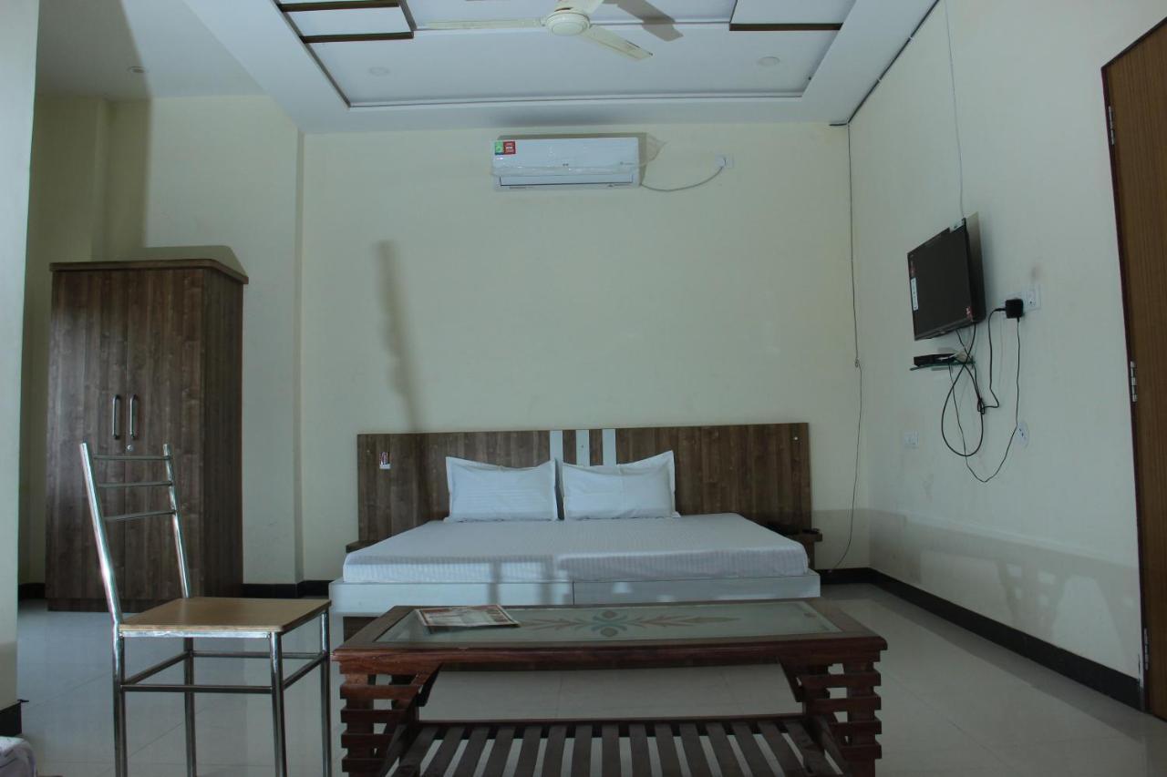 Hotel O Athitya Resort Sikar 외부 사진