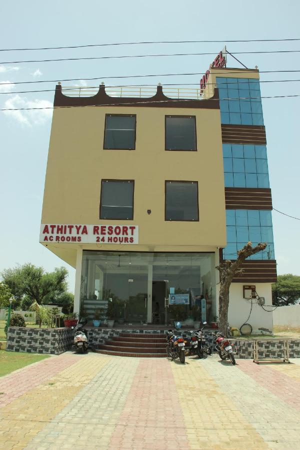 Hotel O Athitya Resort Sikar 외부 사진